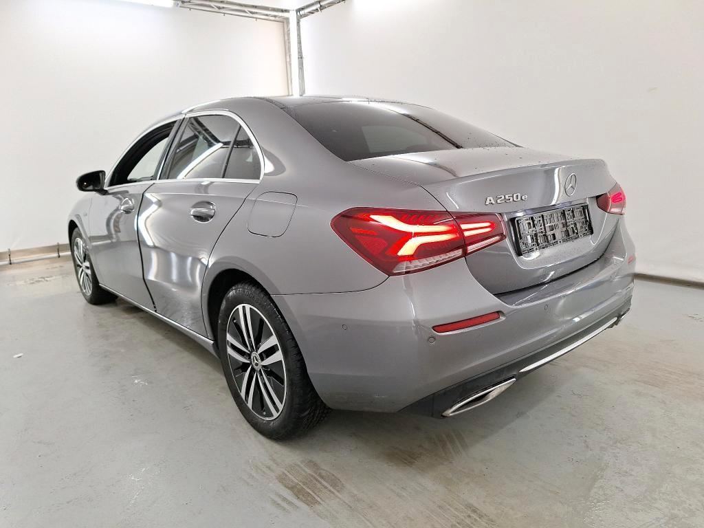 Mercedes-Benz A 250 E Limousine, PHEV Business Solut. LEDER