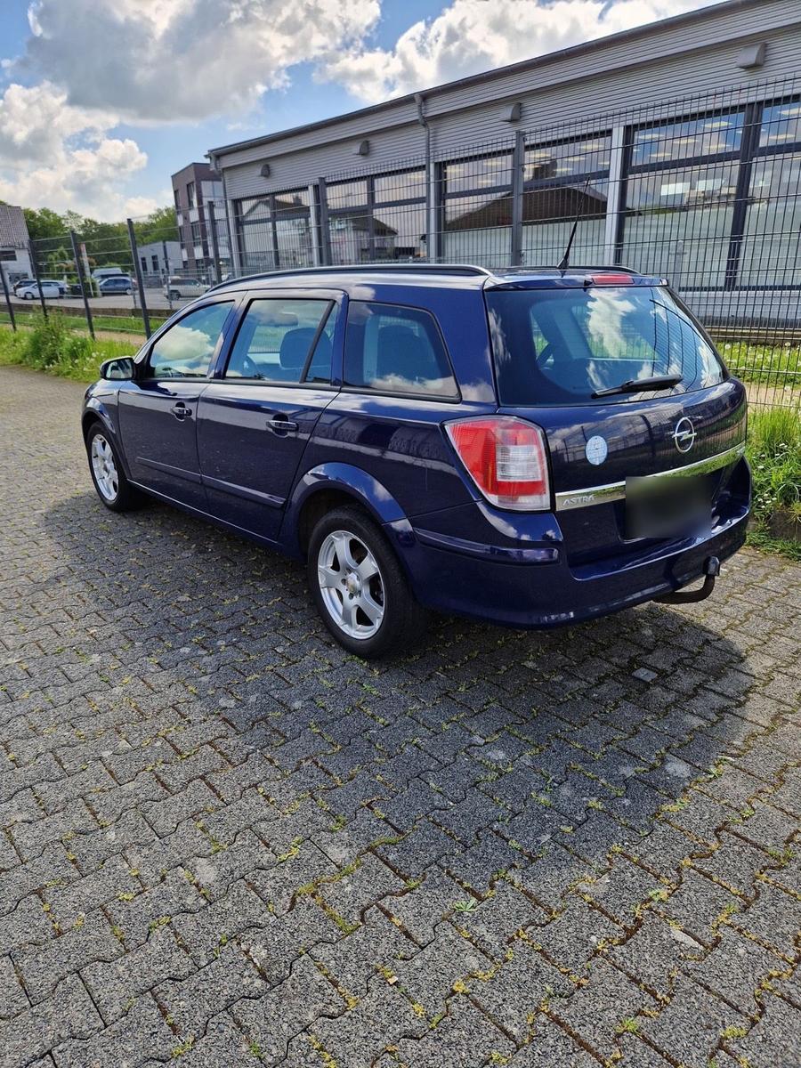 Opel Astra 2008 — photo 7