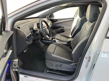 Fahrzeugabbildung Volkswagen ID.4 Pro 85kWh 150 kW Navi Memory Reichw.620-km