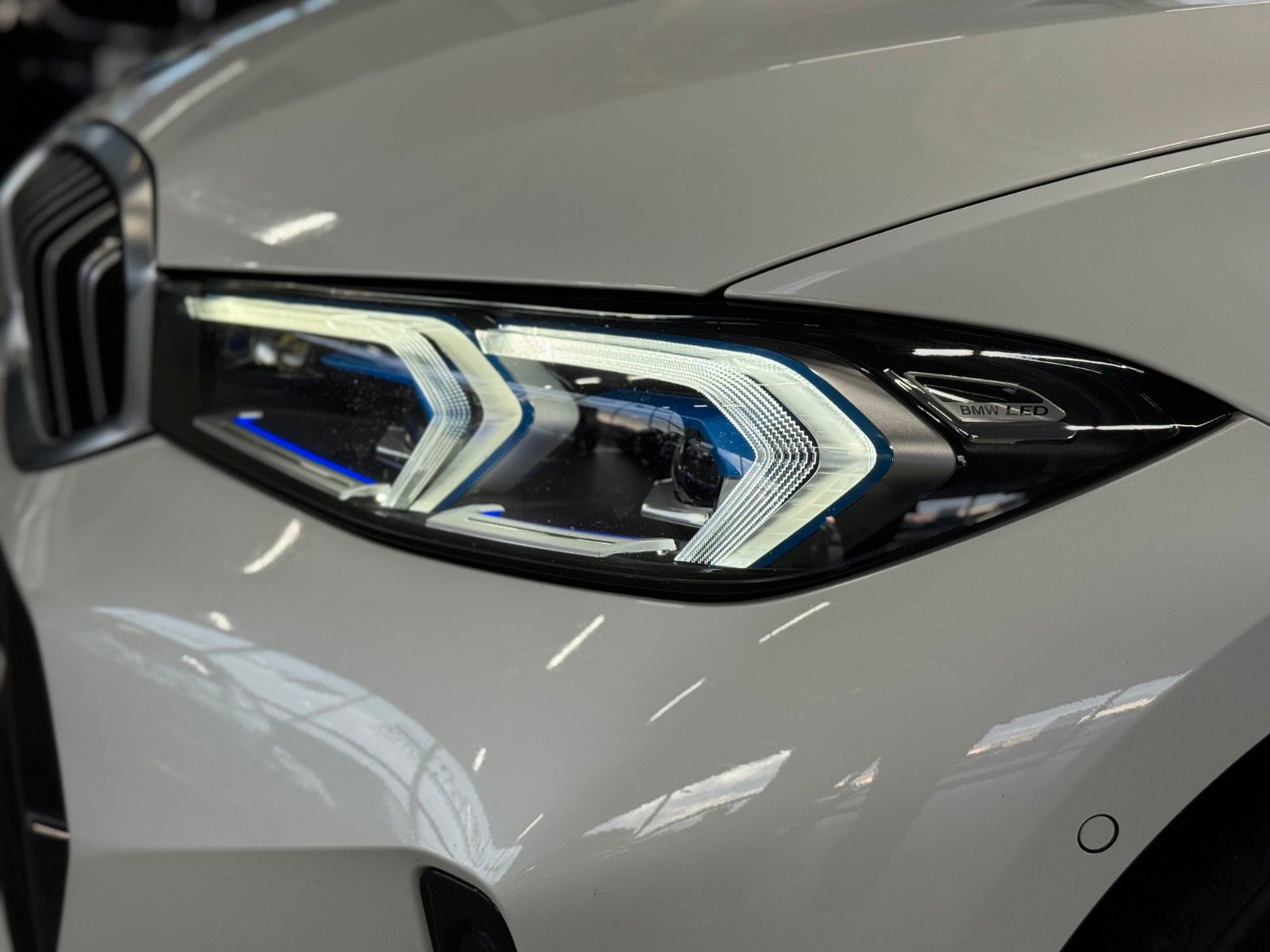 Fahrzeugabbildung BMW 320 d Touring xDrive MSport "Leder PANO Innov.P"