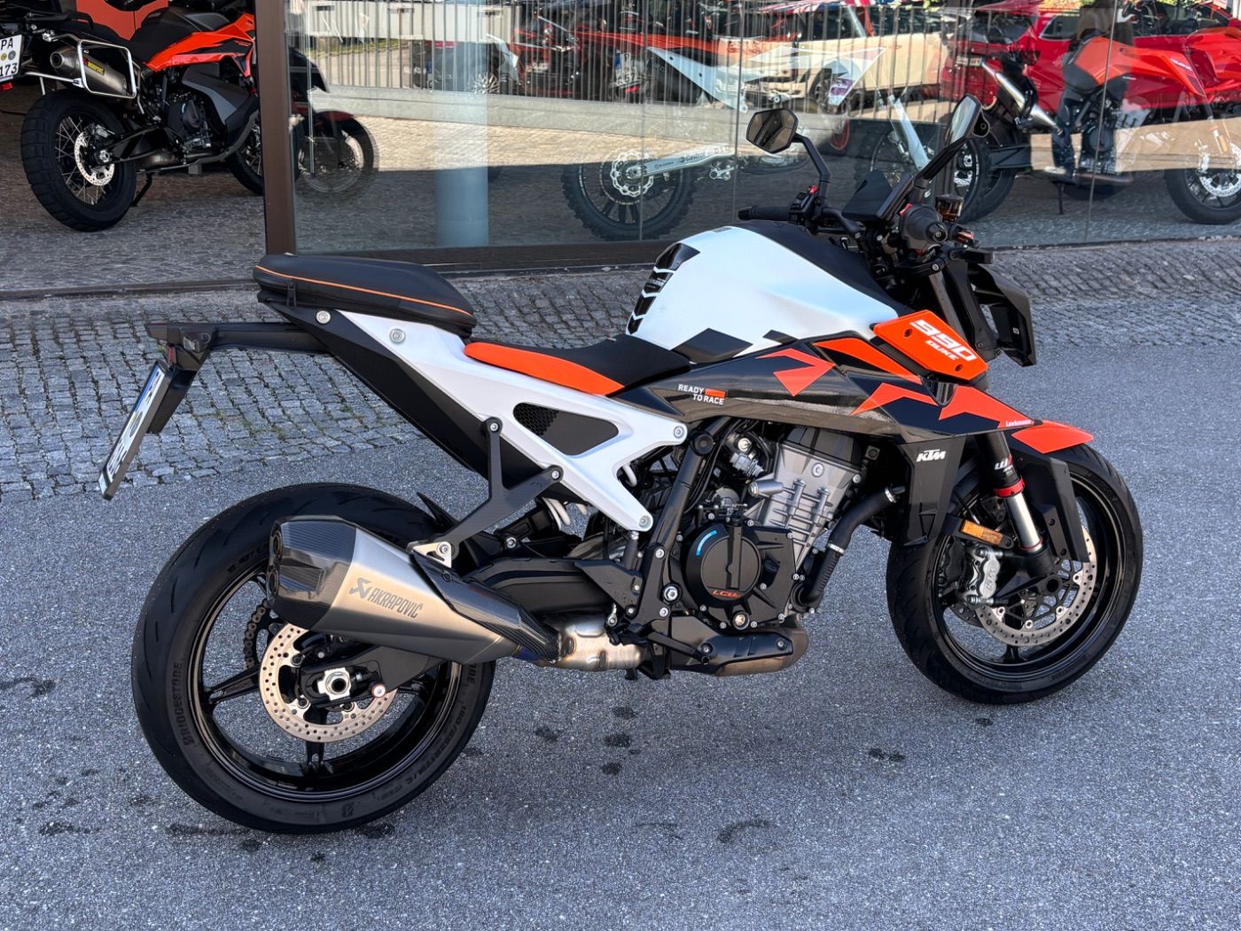 Fahrzeugabbildung KTM 990 Duke Modell 2026