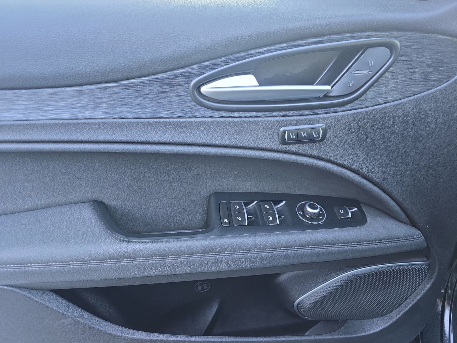 Fahrzeugabbildung Alfa Romeo Stelvio Super Q4 NAVI LEDER AUTOMATIK M+S