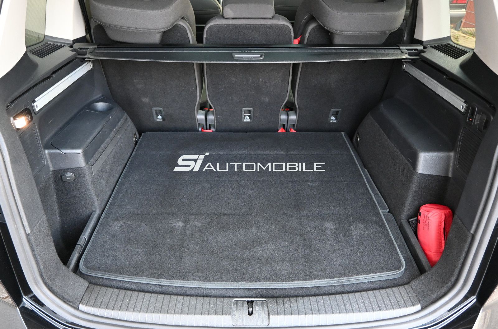 Fahrzeugabbildung Volkswagen Touran 1.5 TSI DSG °ACC°AHK°PANO°STHEIZ°MASSAGE°