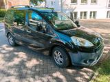 Peugeot Partner Tepee schwarz - Peugeot Partner Tepee von privat