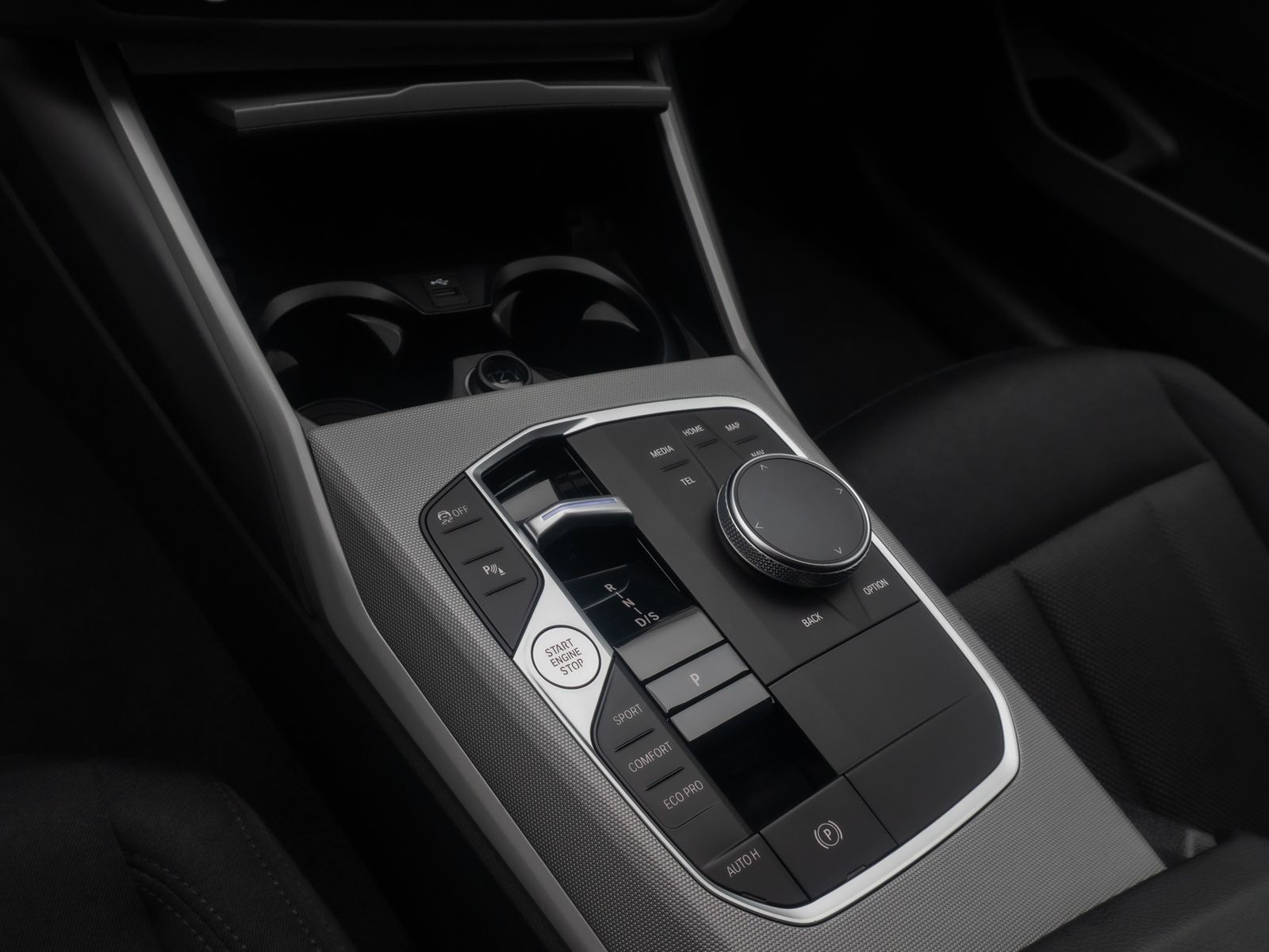 Fahrzeugabbildung BMW 320d HUD Sport Memory Kamera DAB Komfort DrivAss