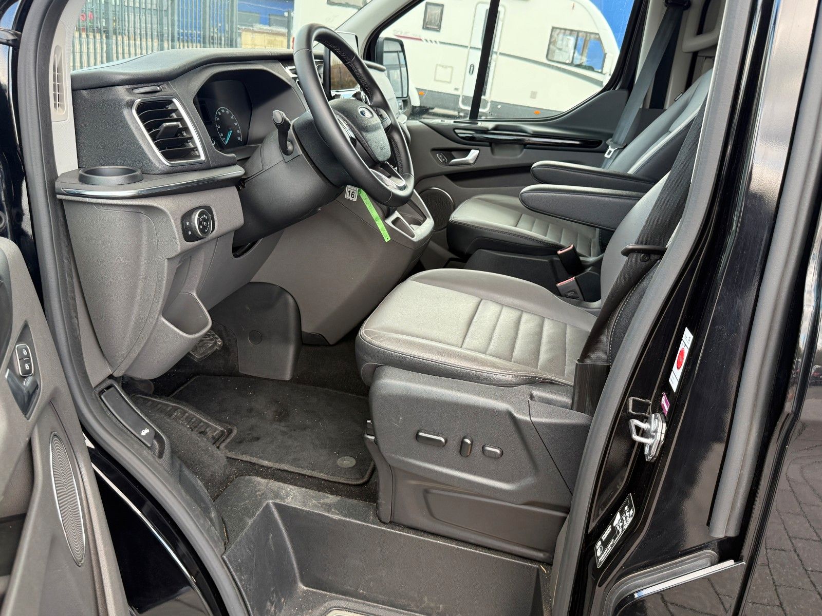 Fahrzeugabbildung Ford Transit/Tourneo Custom Kombi 320 L2 Tourneo Tita