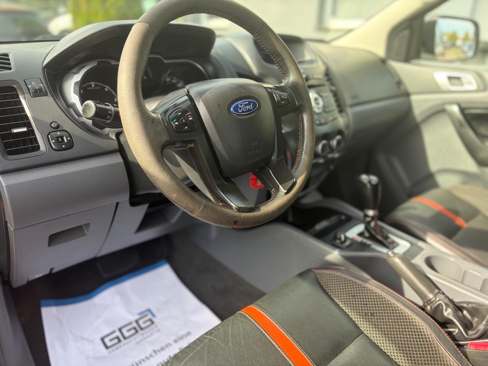 Ford Ranger Wildtrak Double Cab 3.2 TDCi 5 cyl. 200 ch BVA 4x4 / Attelage 3,35 t / Cuir / GPS / Caméra de recul