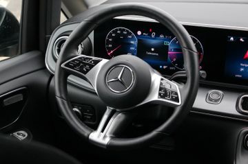Mercedes V 220 - 8