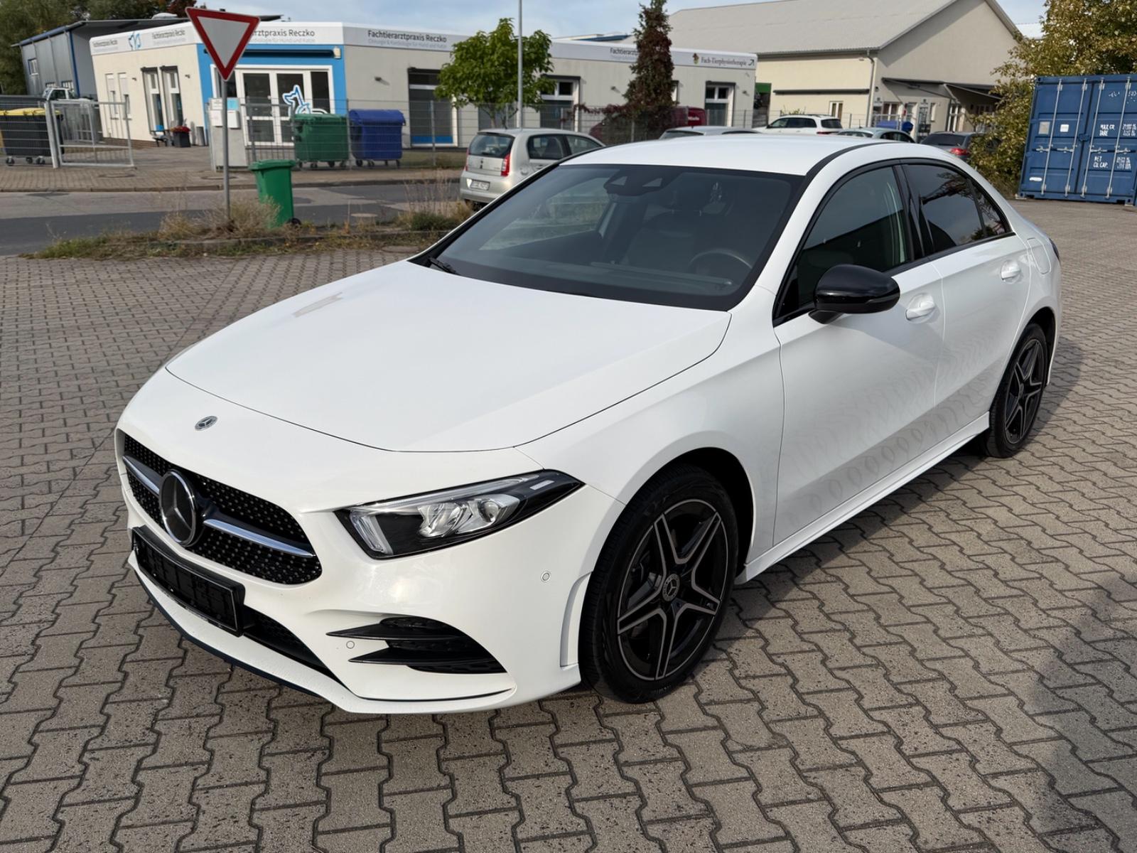 Mercedes-Benz A 250e Limousine*AMG*NIGHT*MBUX*DISTRONIC*1.HAND