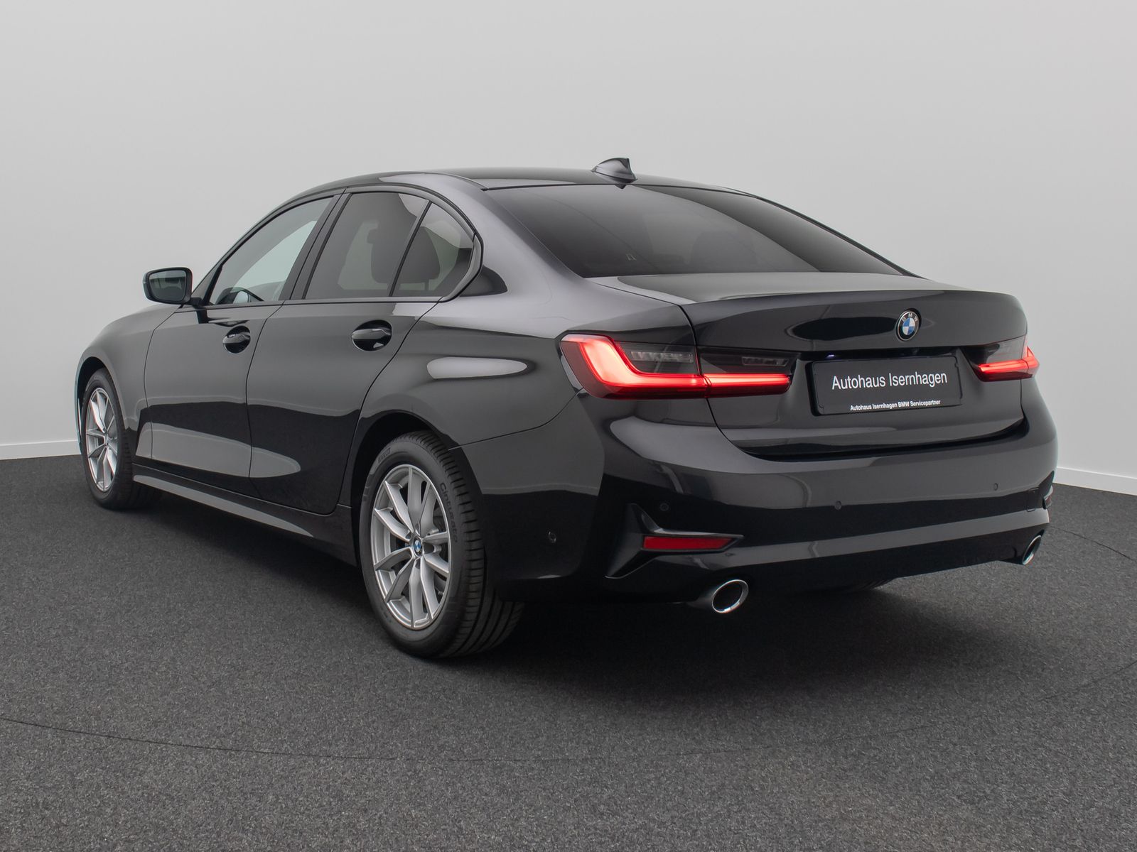 Fahrzeugabbildung BMW 320d Kamera DAB HiFi Stop&Go Fernlichtassist LED