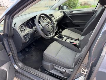 Volkswagen Golf - 6