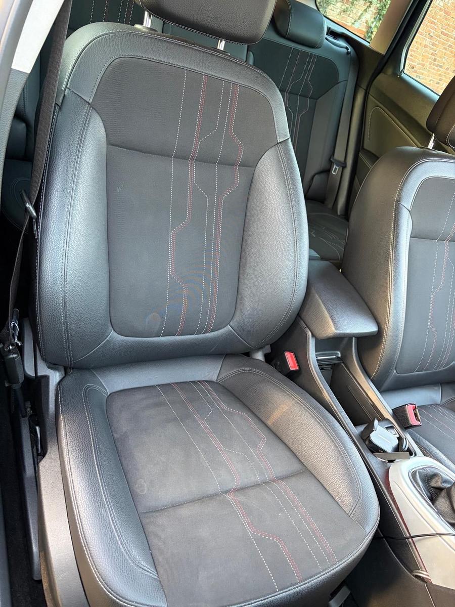 Opel Astra 2012 — photo 14