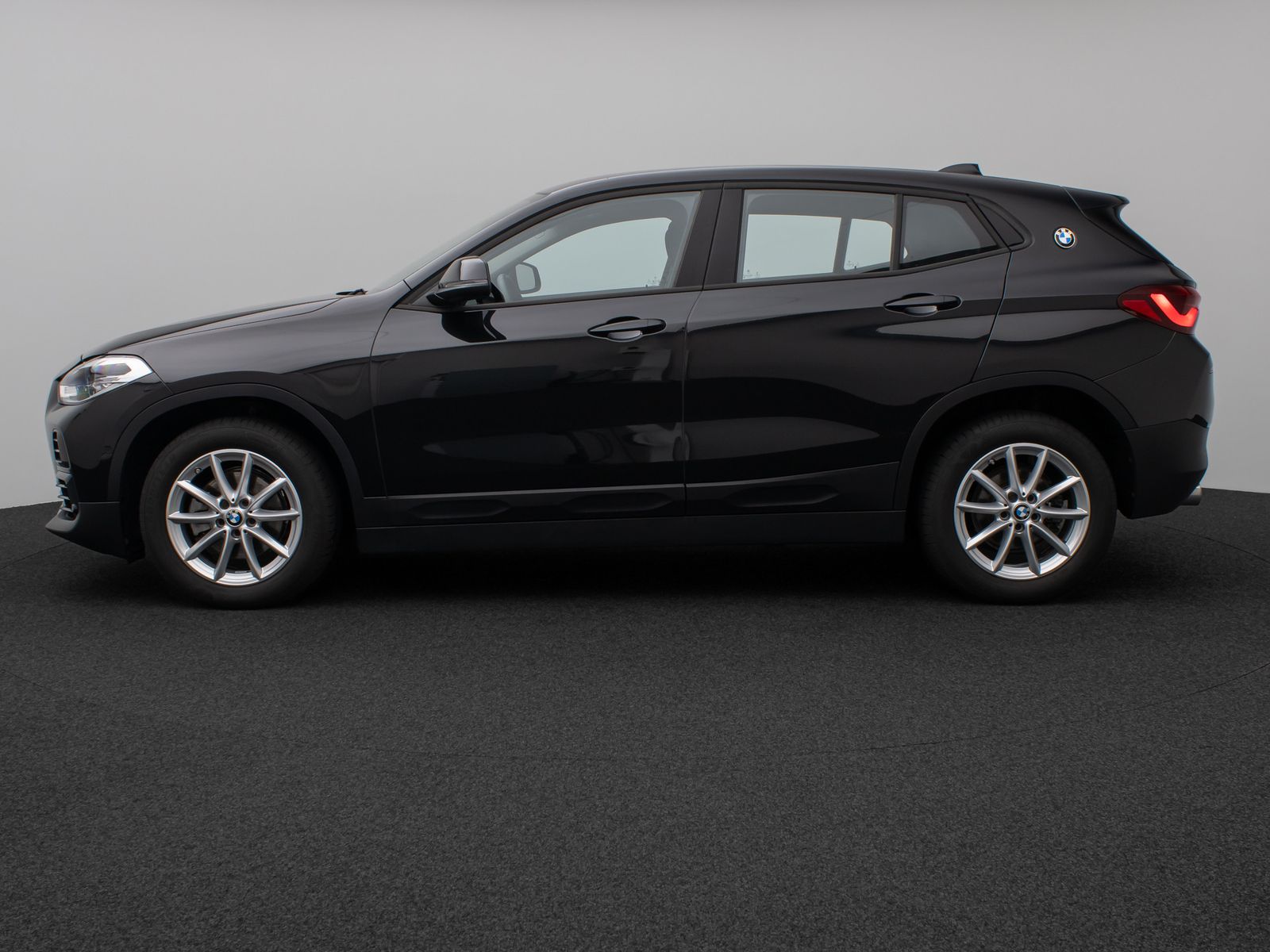Fahrzeugabbildung BMW X2 sD18i Parkassistent DAB Navigation Lordos LED