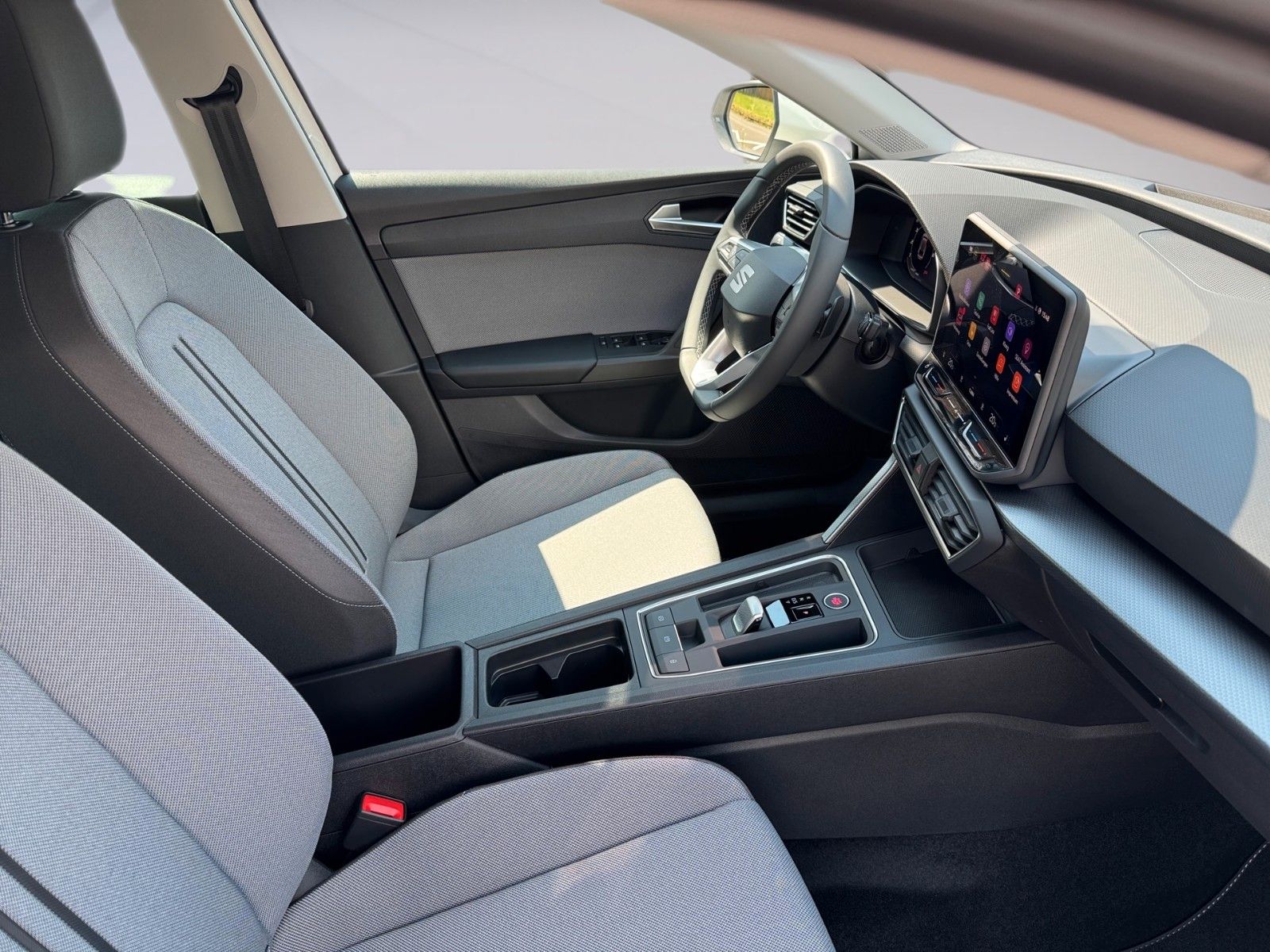 Fahrzeugabbildung SEAT Leon Sportstourer 1.5 eTSI 110 kW Style