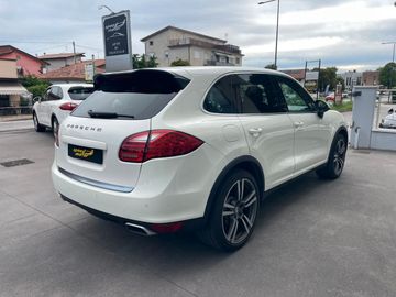 Porsche Cayenne - 7