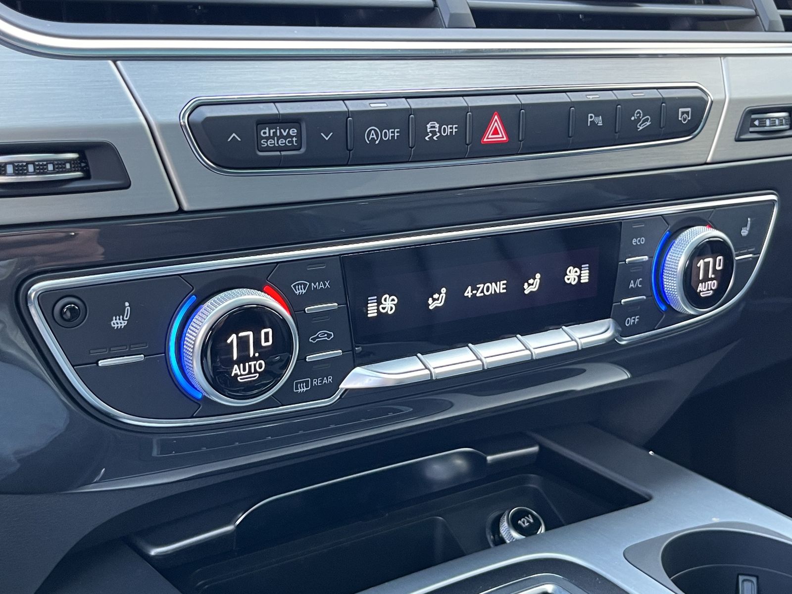 Fahrzeugabbildung Audi Q7 50TDI quattro*2x S-line*7-Sitzer*HuD*Pano**