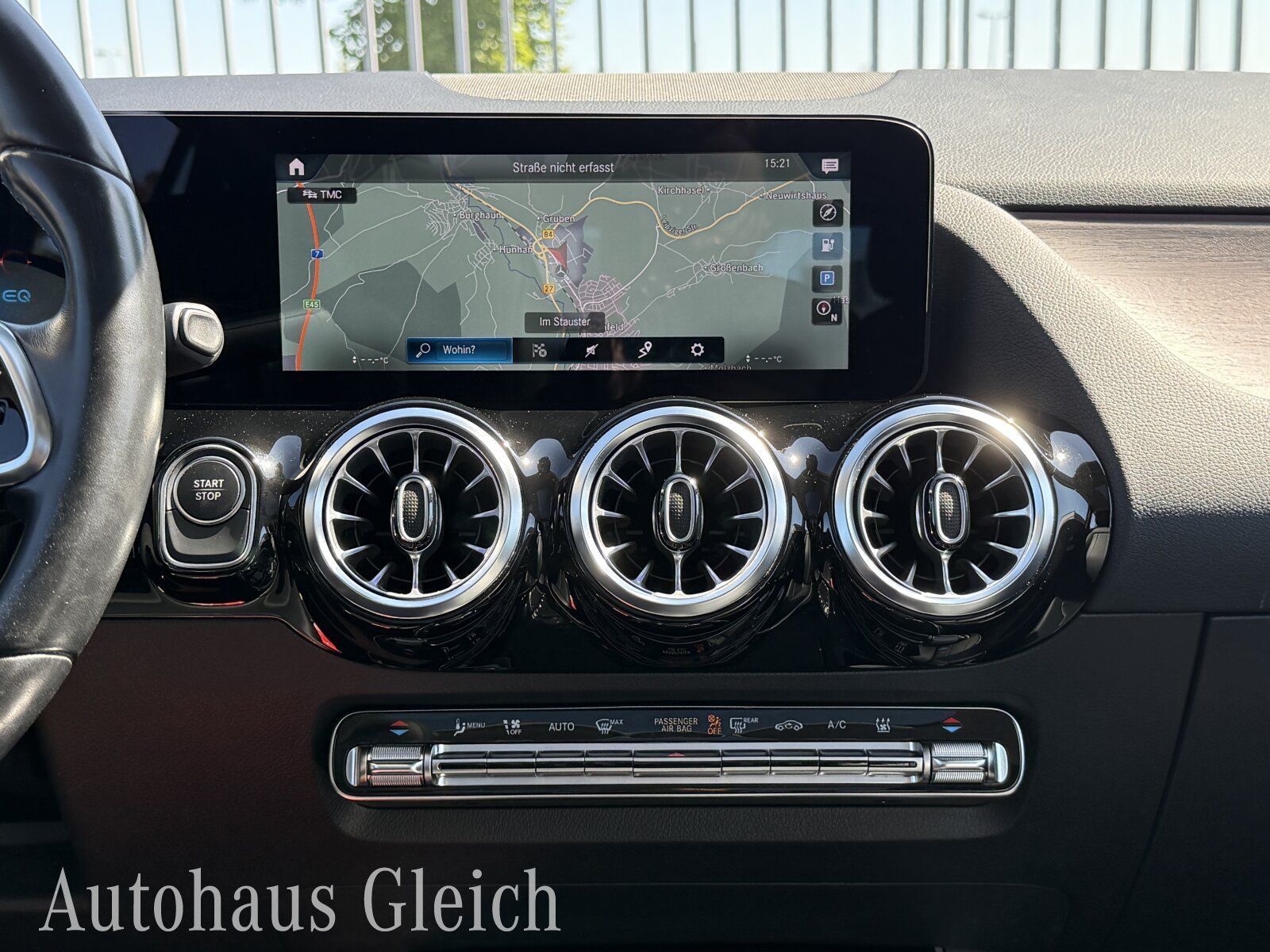 Fahrzeugabbildung Mercedes-Benz EQA 300 Progressive 4Matic Navi/Pano.-Dach/Klima