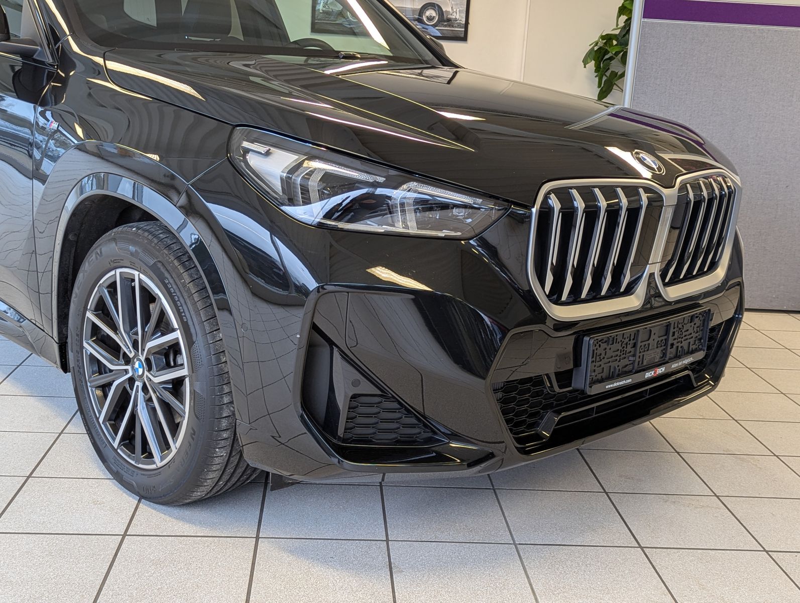 BMW X1 18 d M-Sport Pano Premium-Travel-Paket AHK - Image 9