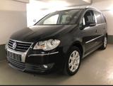 Volkswagen Touran 2.0 TDI DSG DPF United United - Volkswagen Touran aus 2009: United