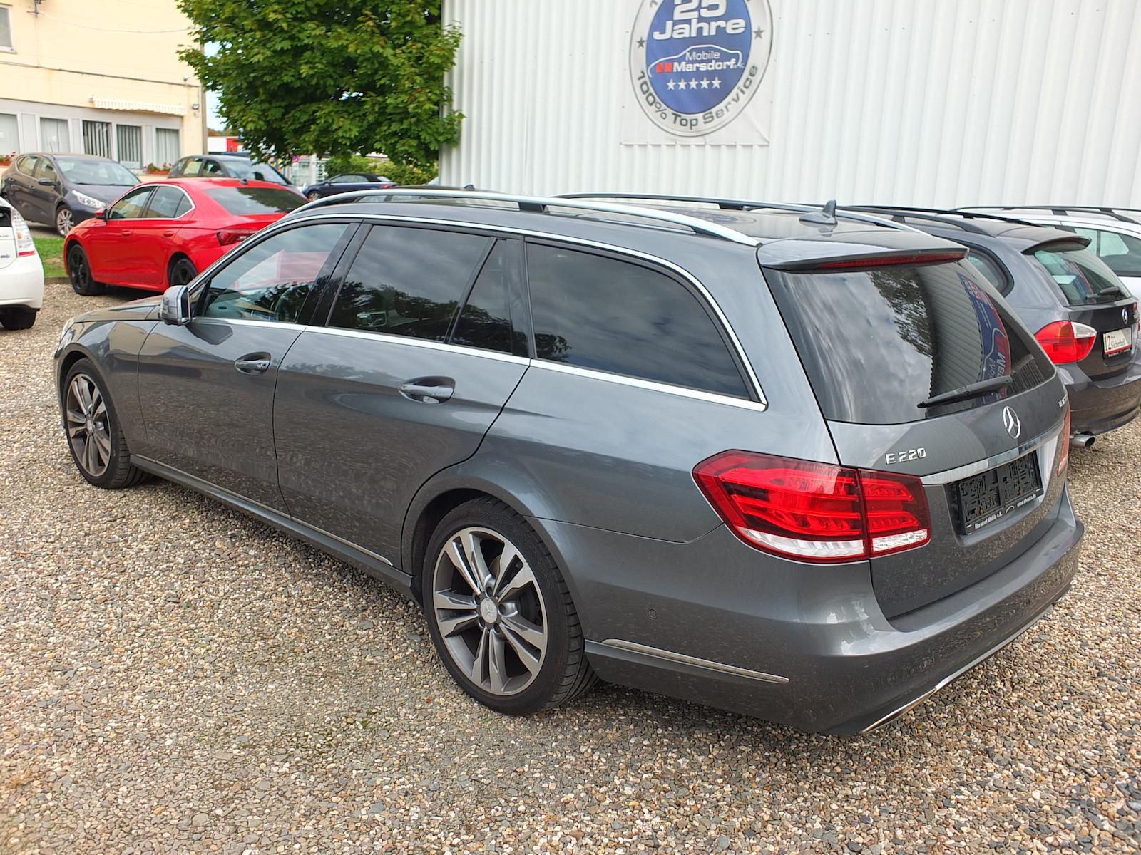 Mercedes-Benz E 220 T AVANTG 1.HD 9-G AHK LEDER 360 PANORAMA C