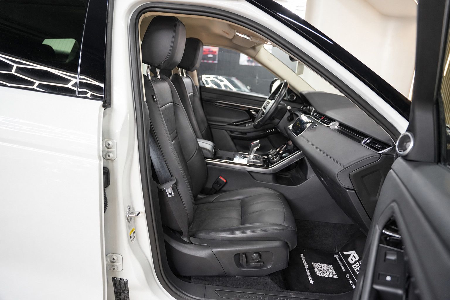 Fahrzeugabbildung Land Rover Range Rover Evoque SE *Meridian*Kamera*Memory