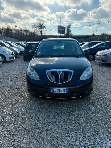 Lancia Ypsilon 1.2 69 CV Argento