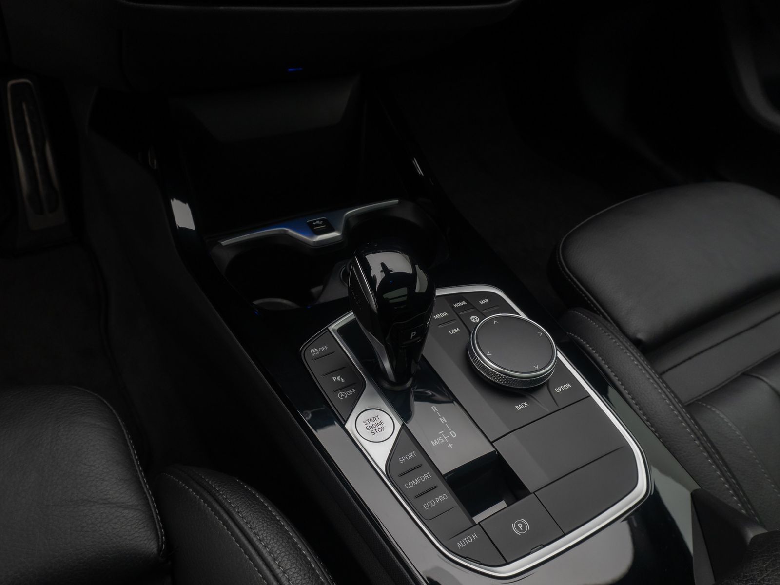 Fahrzeugabbildung BMW M235i xD GranCoupé DAB H/K Panorama Leder 19Zoll