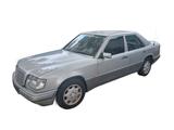 Mercedes-Benz E 280 Elegance Automatik+ESSD+LEDER+KLIMA+SitzHe - gebrauchte Mercedes-Benz E 280 aus dem Jahr 1995