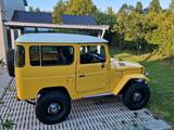 Toyota Land Cruiser BJ40 J4 - Toyota Land Cruiser: J4
