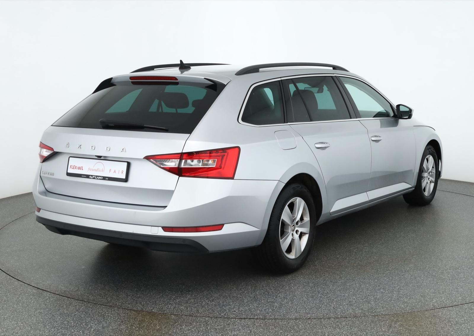 Skoda Superb Combi 2.0 TDI DSG Standheizung ACC 360°