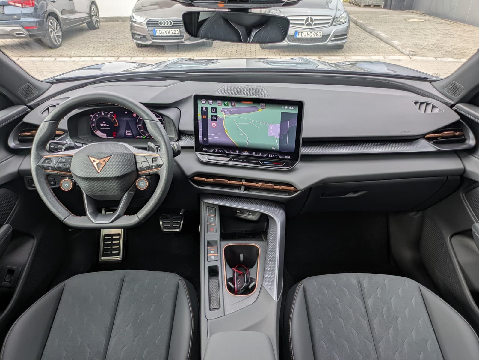 Fahrzeugabbildung CUPRA Terramar 2.0 TSI 4D VZ HUD*MATRIX*PANO*DCC*20"