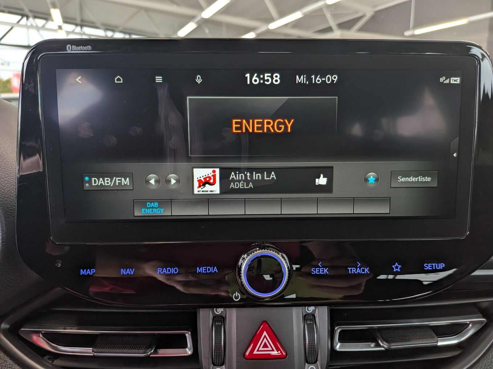 Fahrzeugabbildung Hyundai i30 1.5 T-GDI DCT Trend MHEV Cam Navi LED-Paket