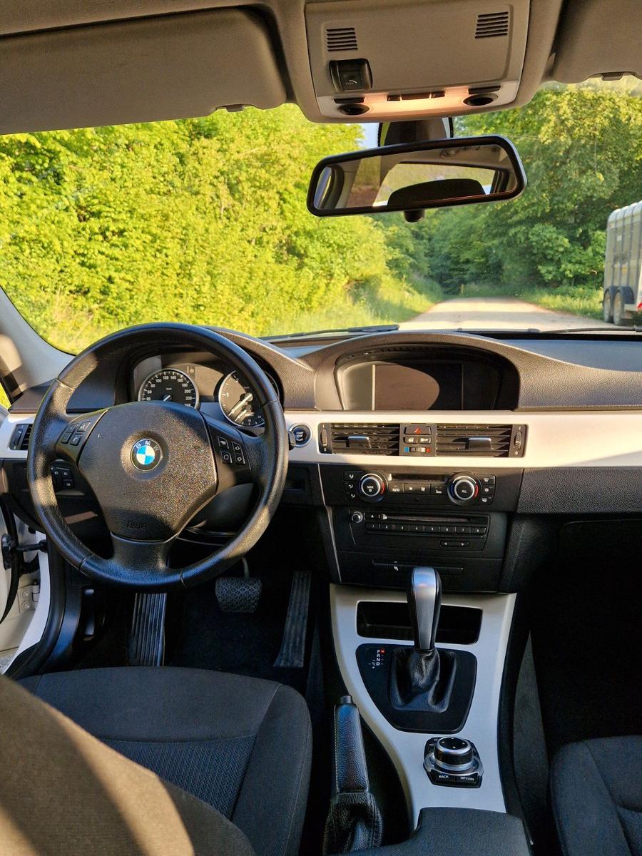 BMW 320 2012 — photo 14