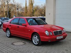 Fahrzeugabbildung E 230 E230