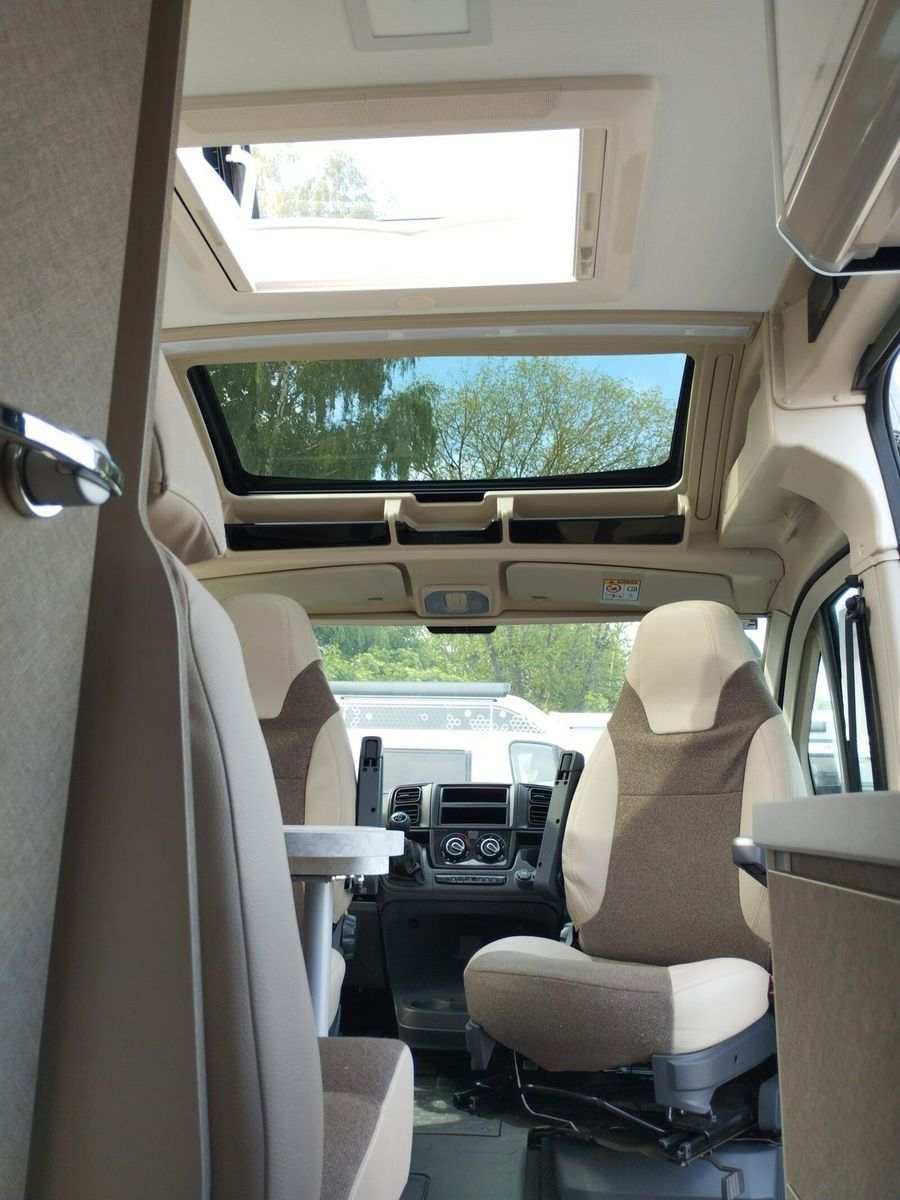 Fahrzeugabbildung Karmann Davis Lifestyle DA 591 LS Markise und Skyroof