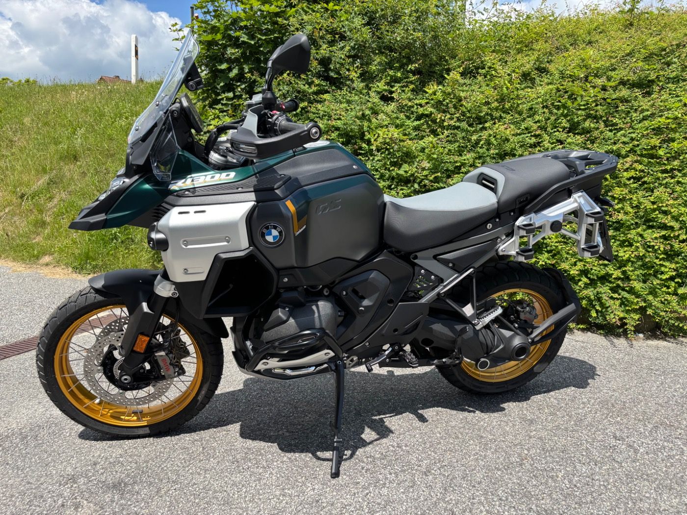 Fahrzeugabbildung BMW R 1300 GS Adventure Option 719 3 Pakete