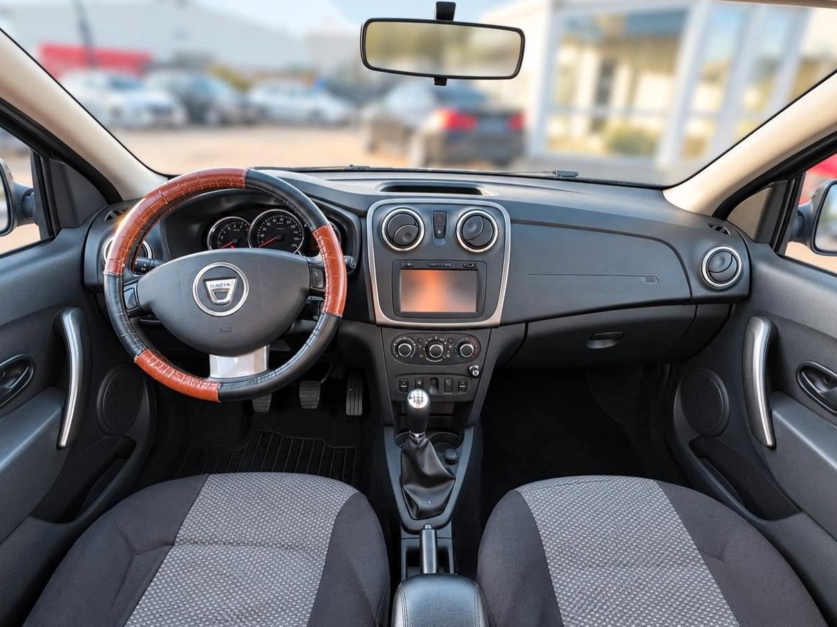 Dacia Sandero 2015 — photo 12