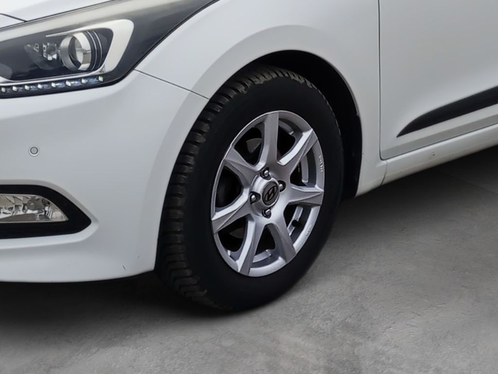 Fahrzeugabbildung Hyundai i20 1.4 Style Leder