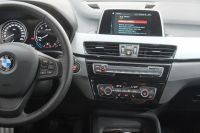 BMW X1 18 i *NAVI/SHZ/START-STOP/PDC*