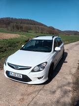 Hyundai i30 CW blue 1.6 CRDi 66 kW Classic Classic - Hyundai i30 aus 2010 mit Diesel-Antrieb