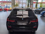 BMW 530d Touring Aut. 8-fach 1.Hand - mit Diesel-Antrieb: Vollleder, mit Navigationssystem, Kombi