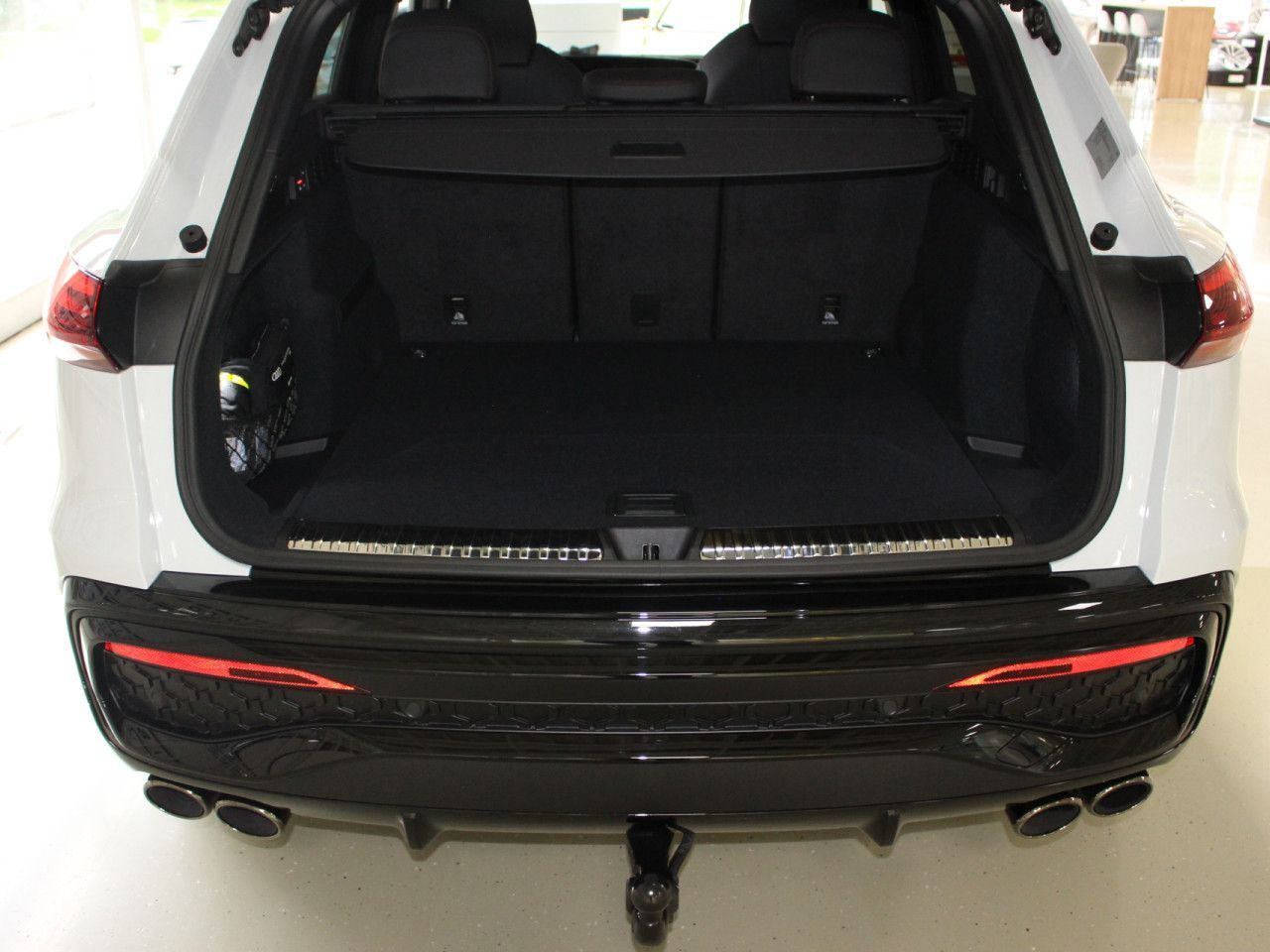 Fahrzeugabbildung Audi SQ5 TFSI quattro/AHK/St.HZ/Carbon/360