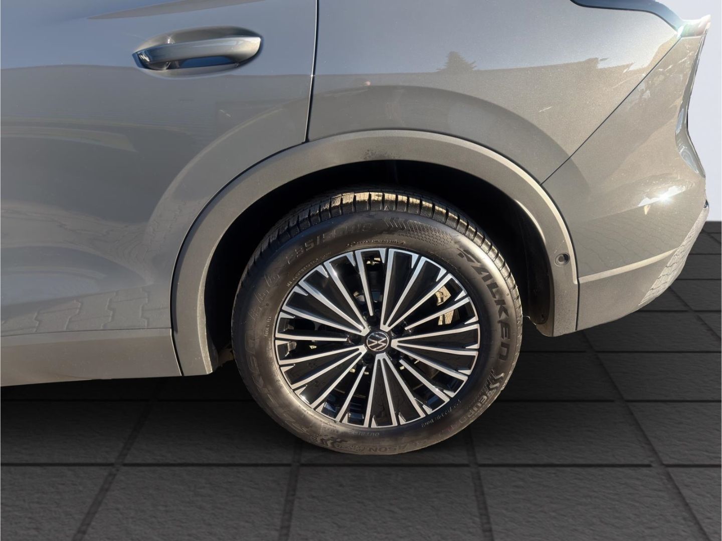 Tiguan EL 1.5l eTSI DSG Allwetter Navi IQ.Drive