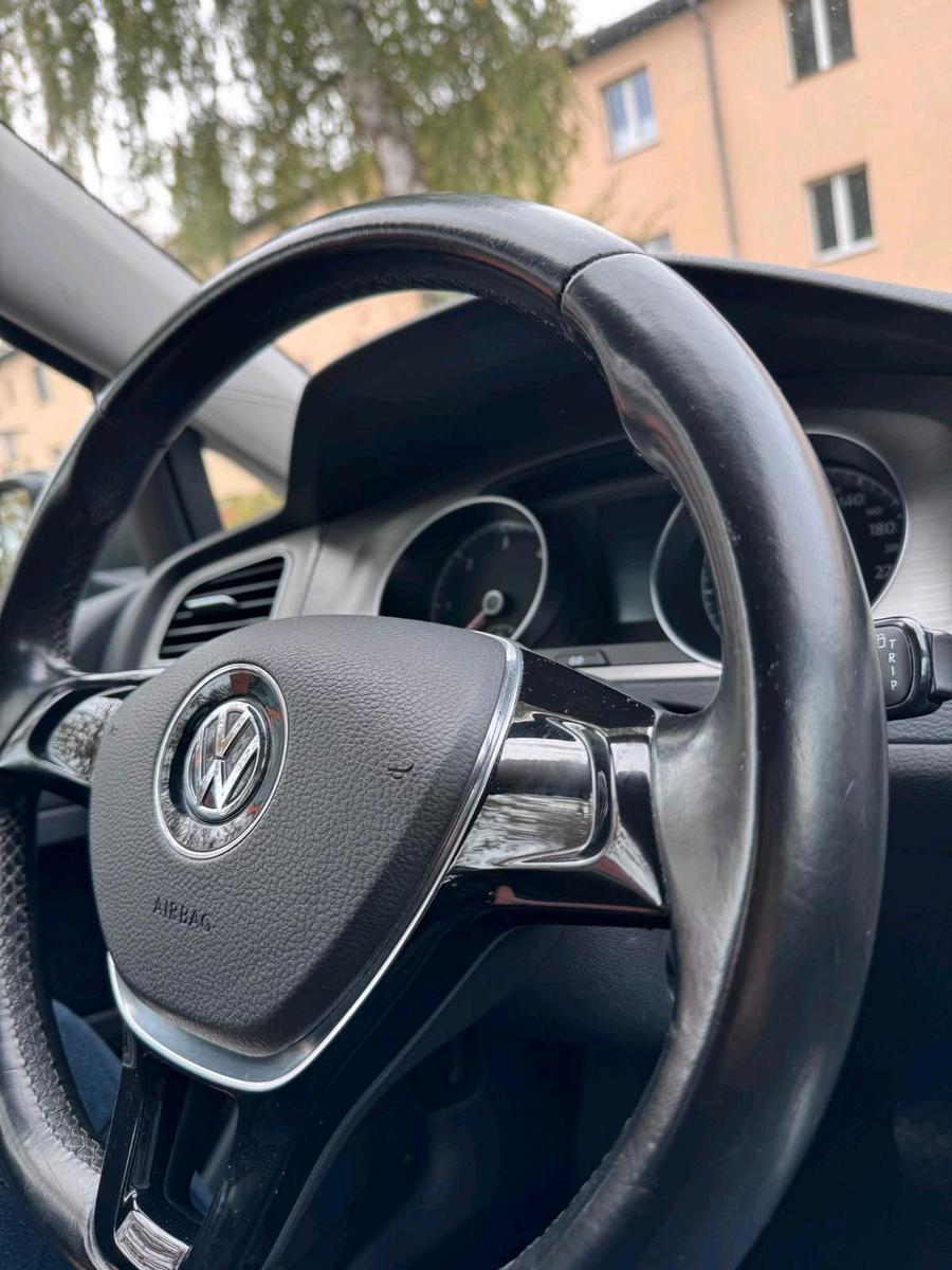 Volkswagen Golf 2015 — photo 11