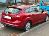 Ford Focus MK3 rot, gepflegt, neue HU!  - Ford Focus aus 2011: Limousine