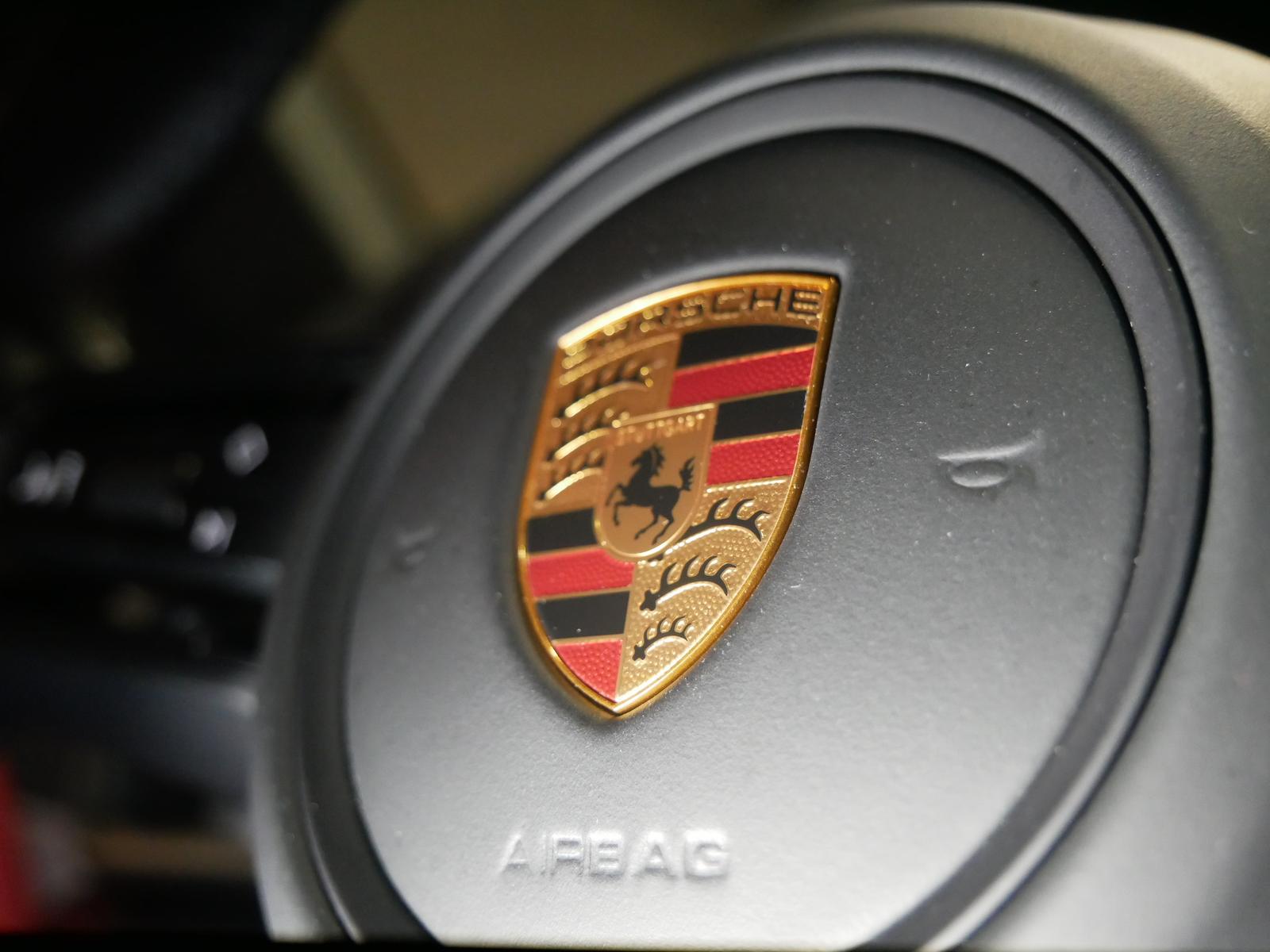 Porsche 992 911 992 Turbo Sportabgas Sitzbelüftung
