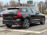 Volvo XC60 T5 R DESIGN AWD*PANO+AHK+LED* - Volvo XC60: Schwarz