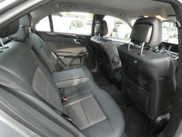 Mercedes E 200 - 11
