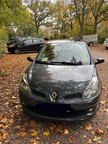 Renault Clio BJ 2006 74 PS !TÜV 10/24 NEU!