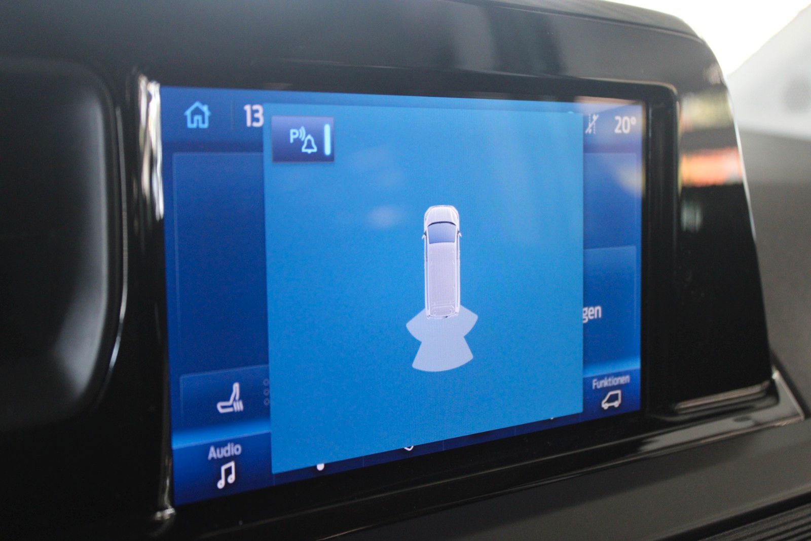 Fahrzeugabbildung Ford Tourneo Courier Aut. TREND AHK WinterPaket GJR